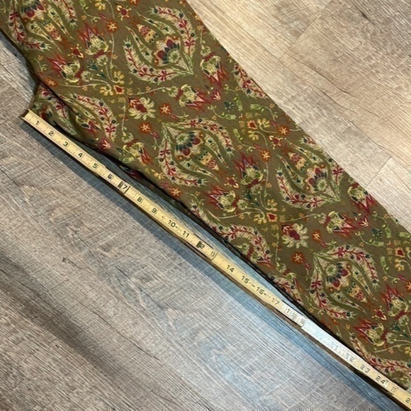 Liz Claiborne Audra olive graphic paisley print cropped trouser pants size 4P - Picture 7 of 7